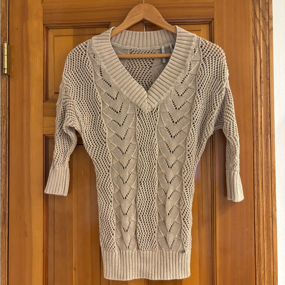 Guess Women's Cream V-Neck Sweater